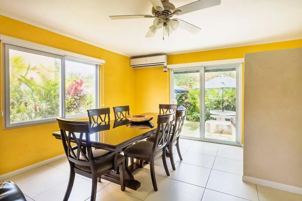 Two Bedroom Suite-Beach Restaurants Shop Nightlife 몬테고 베이